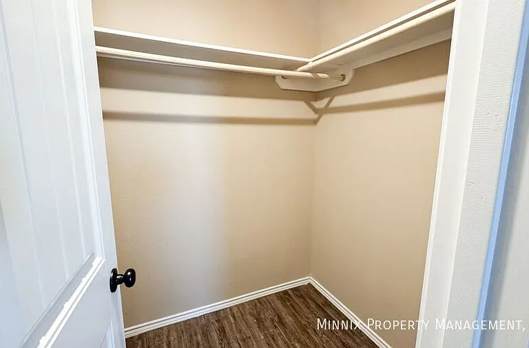 2516 N Avenue O — Photo 16