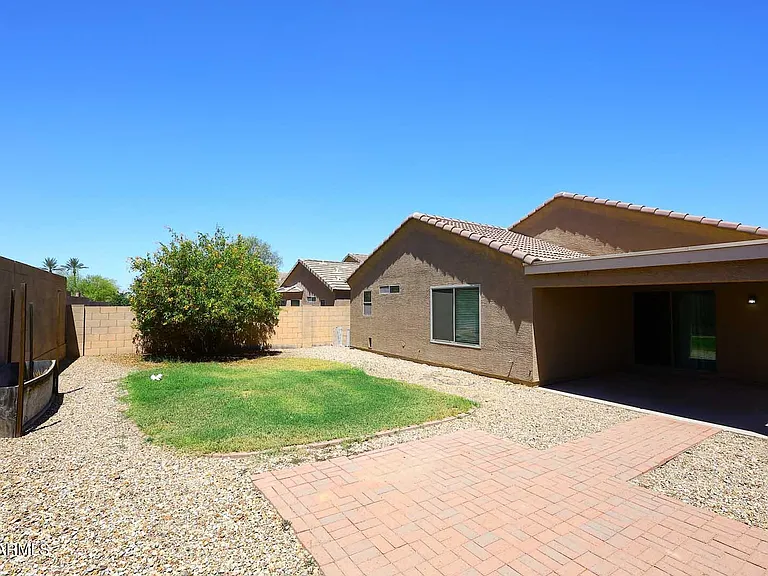 10945 W Loma Ln — Photo 31
