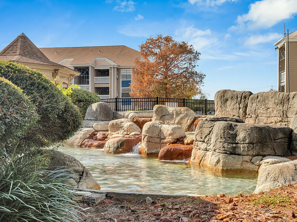Woodlake Apartments