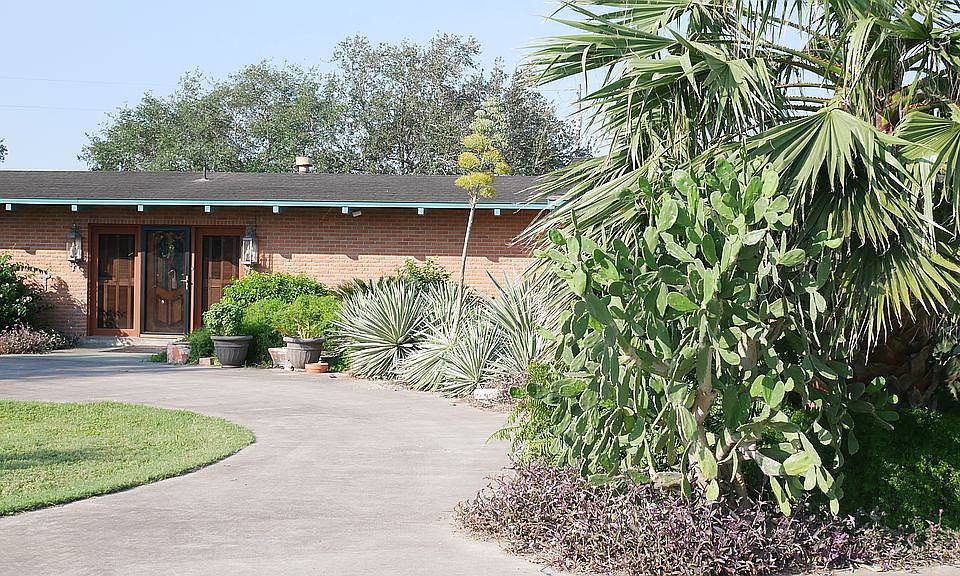 Front driveway and entrance