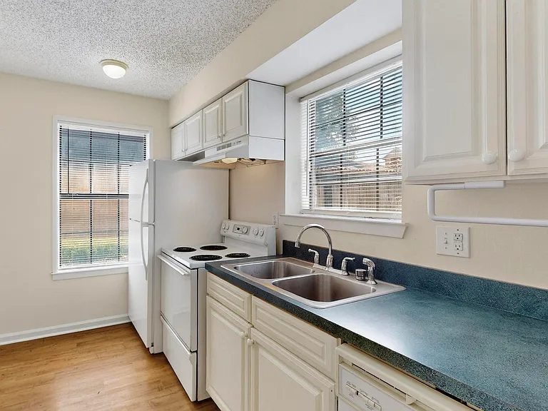 5322 Columbia Ave — Photo 29