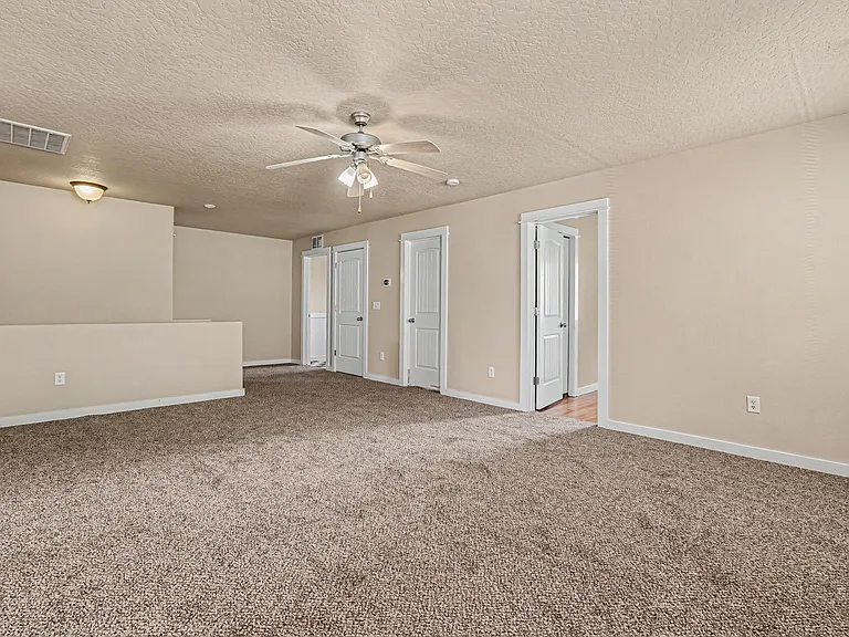 18327 Buckeye Pl — Photo 13