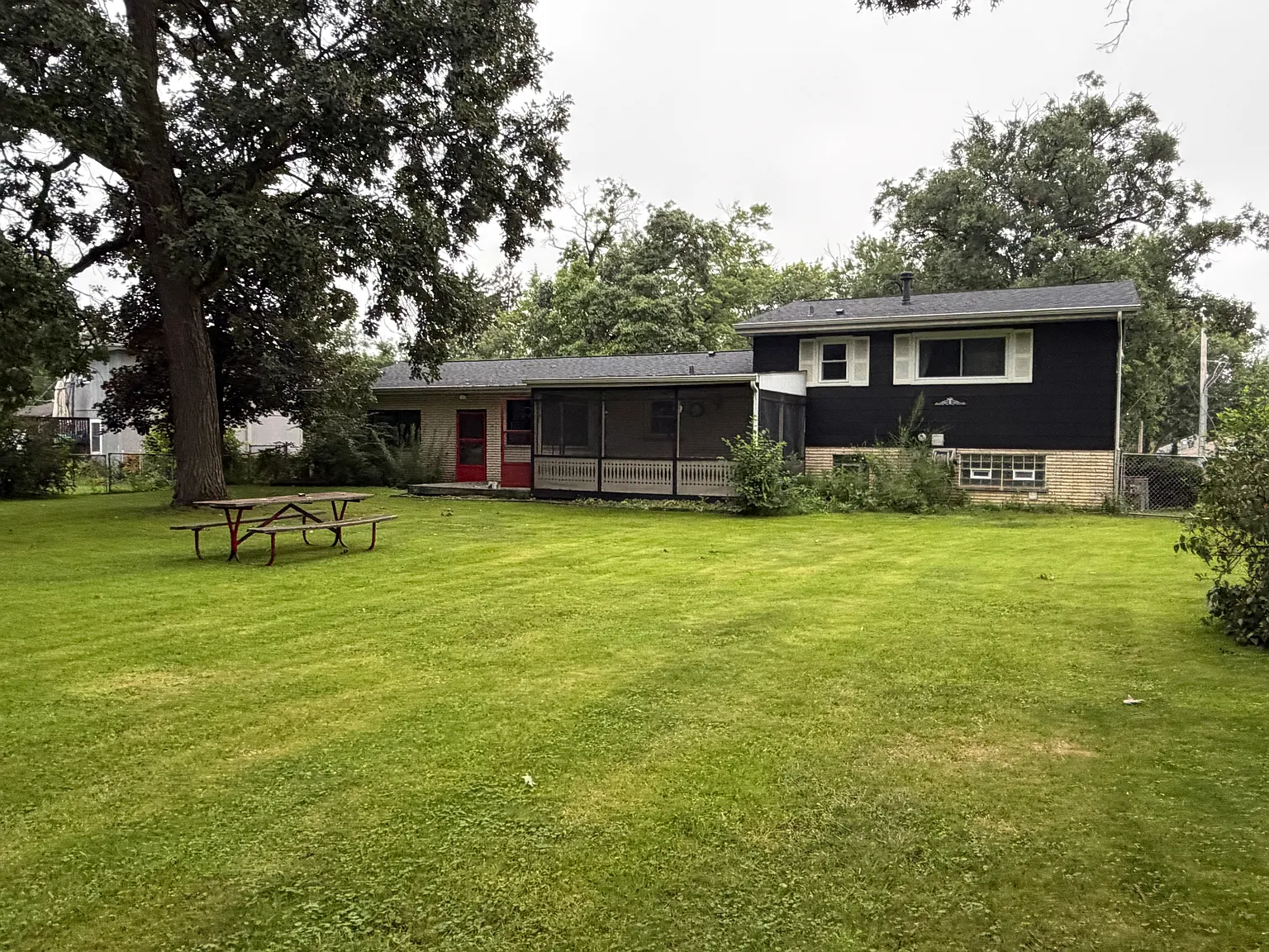 3 bed, 1500 sqft, $3,200 — Photo 3