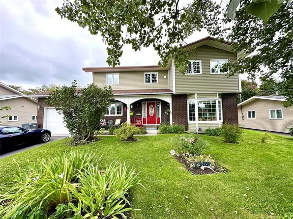 21 Sheppard Street, Grand Falls-Windsor, NL A2A2S1