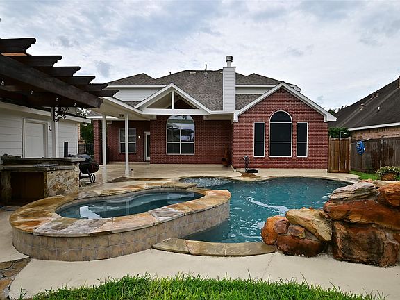 2nd image of 1319 Romero Dr
