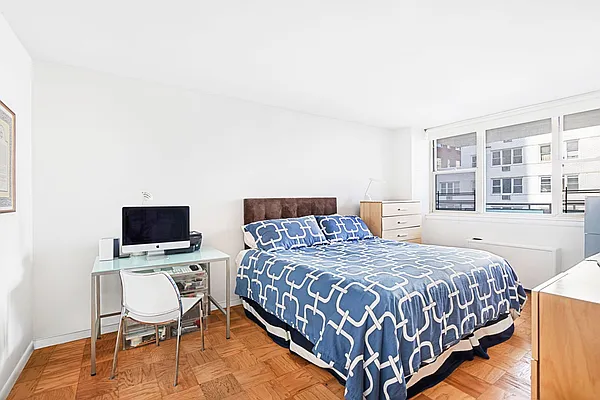 Sold by Compass | media 18