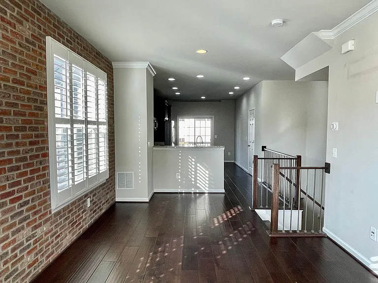 201 Woodstream Cir — Photo 23