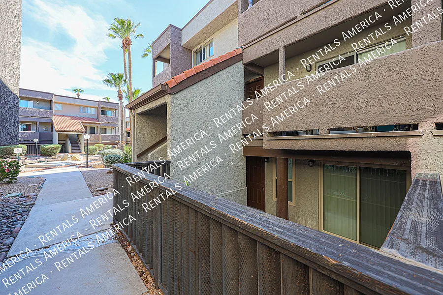 Upgraded 2 bed 2 bath condo in Mesa — Photo 2
