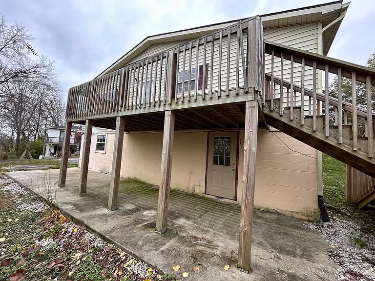 104 Lilac Dr #B — Photo 2
