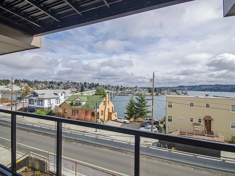 Spyglass Hill Apartments — Photo 28