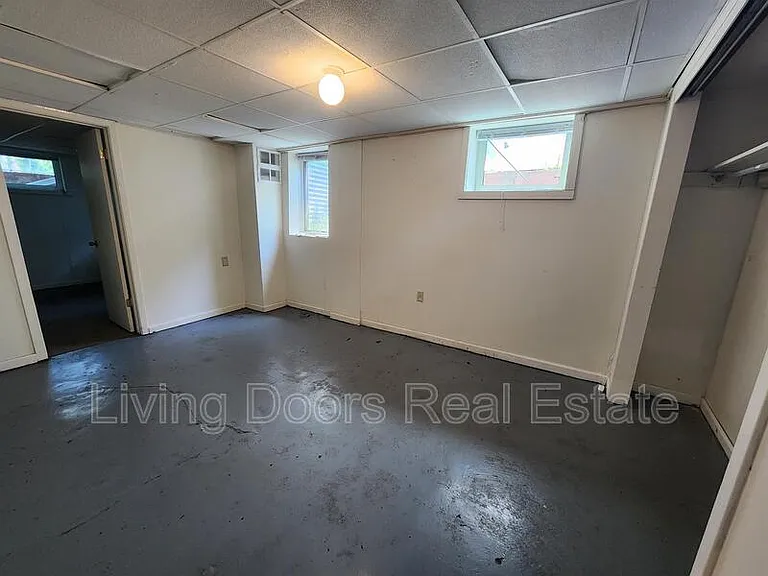 836 N 29th St — Photo 17