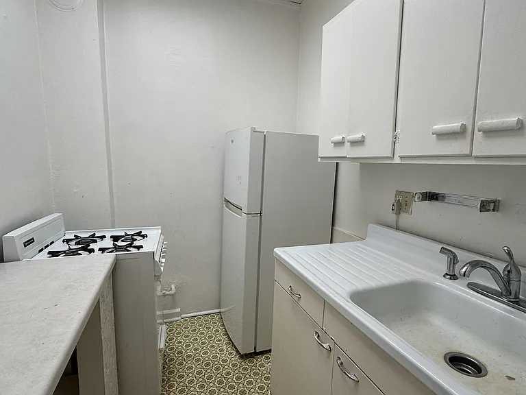 514 1/2 E 4th St #D — Photo 7