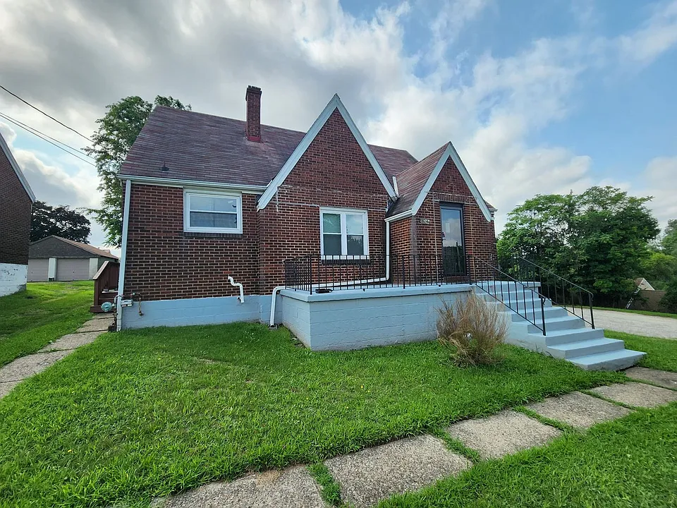 824 Oak St