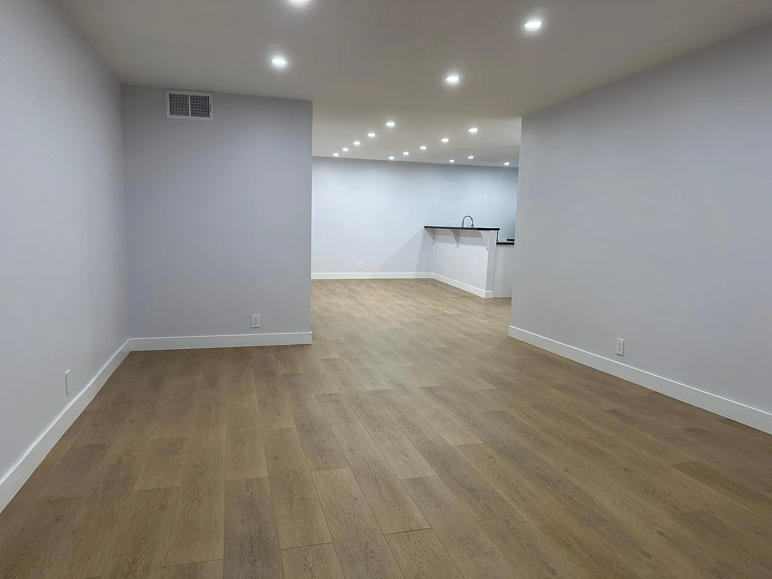 2 bed, 1160 sqft, $3,799 — Photo 2