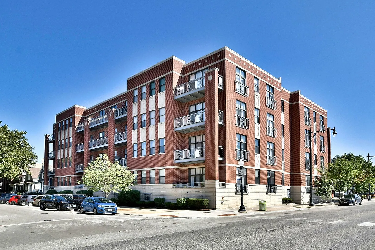 4011 N Francisco Ave Unit 406 photo 1