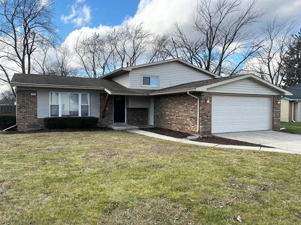 22658 Lakeshore Dr, Richton Park, IL 60471