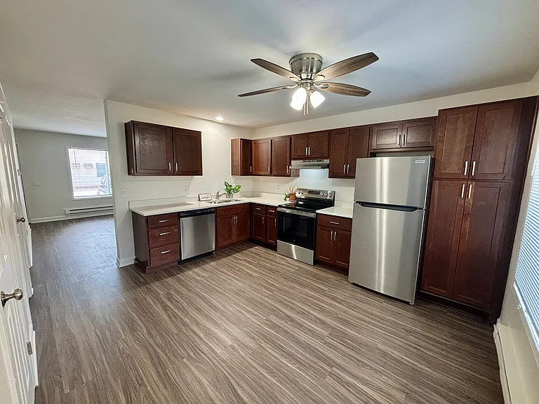 575 Schiller St #17 — Photo 5