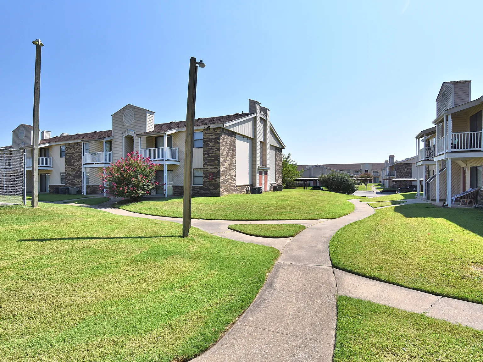 Shady Hollow Apartments — Photo 4
