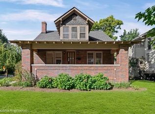 418 S Hough St, Barrington, IL 60010