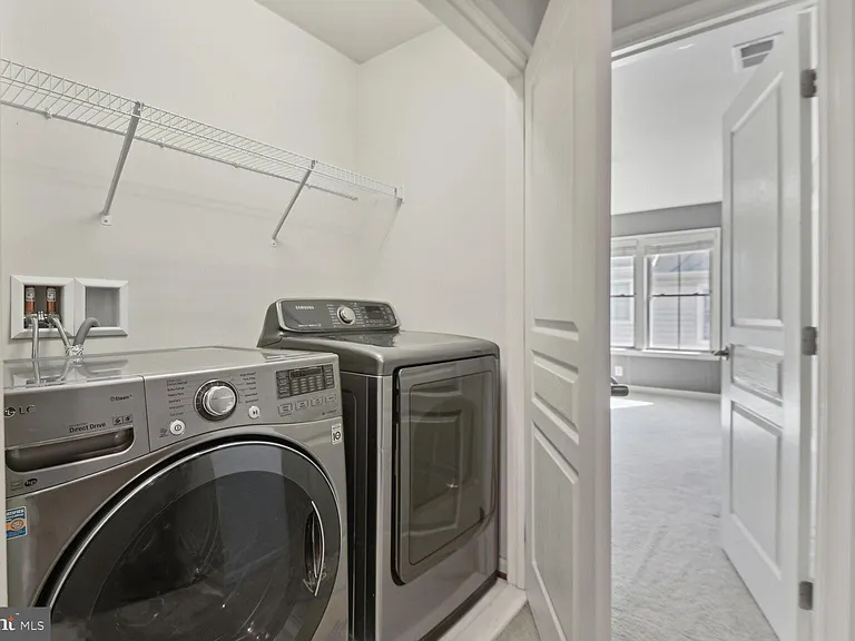 3439 Kemper Rd — Photo 35