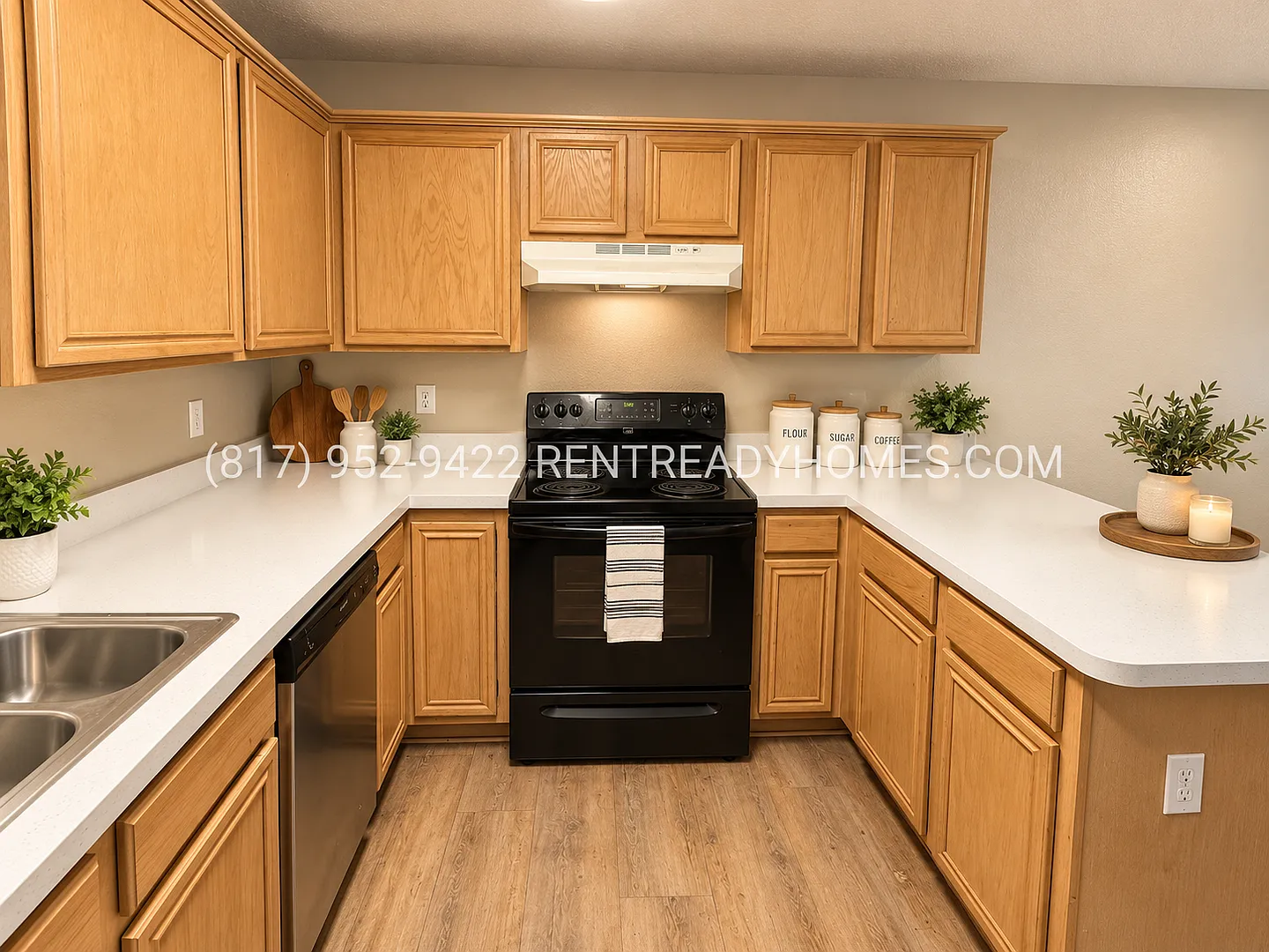 208 Oak Meadow Ln - 3-Bedroom Cedar Hill Home With Fenced Backyard — Photo 2
