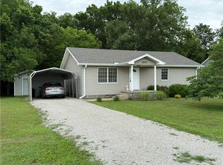 1003 S Ridgeway St, Caney, KS 67333