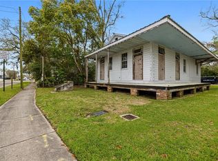 102 Covington St, Madisonville, LA 70447