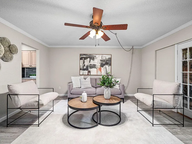 6635 Wanda Ln — Photo 3