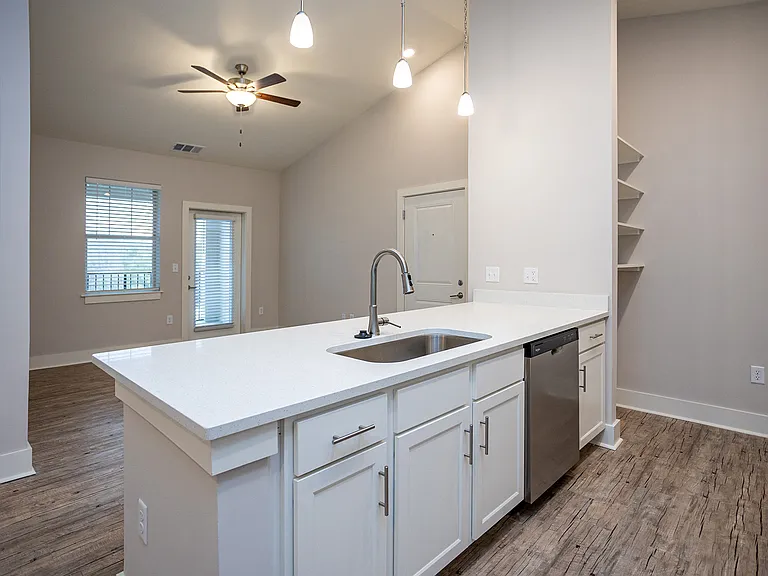 Farragut Junction Apartments — Photo 16