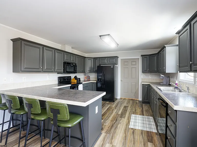 256 Spring St — Photo 4