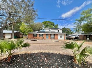 409 Paradise Rd, Niceville, FL 32578