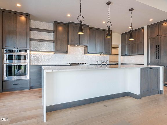 2nd image of 818 Lower Ranch View Road