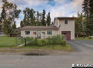 1523 Evergreen St, Fairbanks, AK 99709