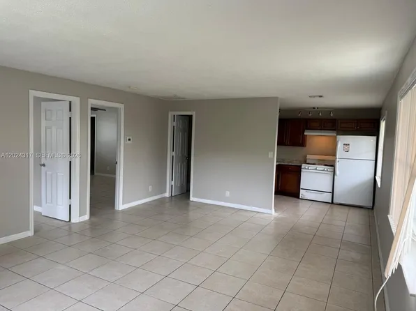 588 Holly Dr #B, Palm Beach Gardens, FL 33410