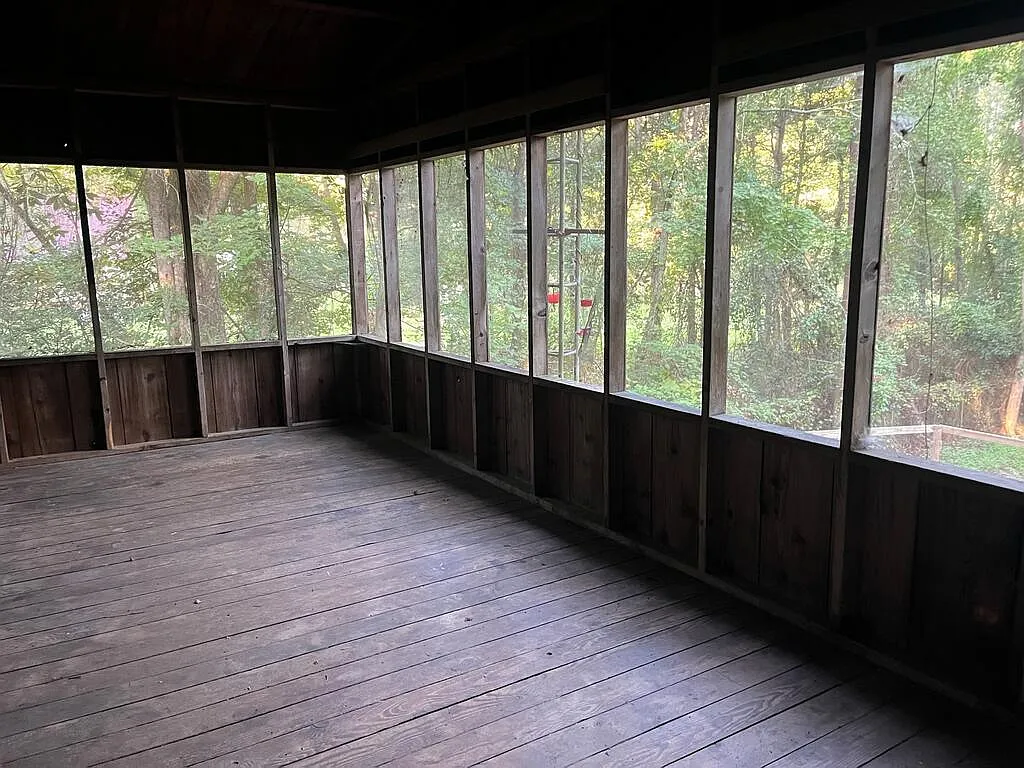 2 bed, 1.0 bath, 726 sqft, $1,200 — Photo 2