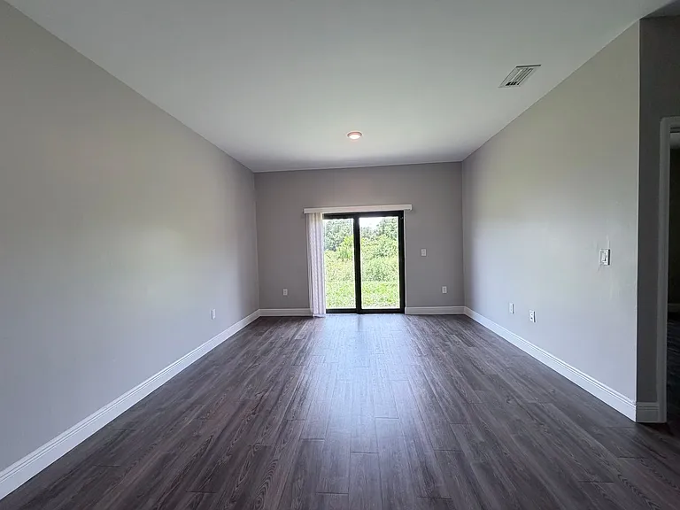 444 Grant Blvd — Photo 10