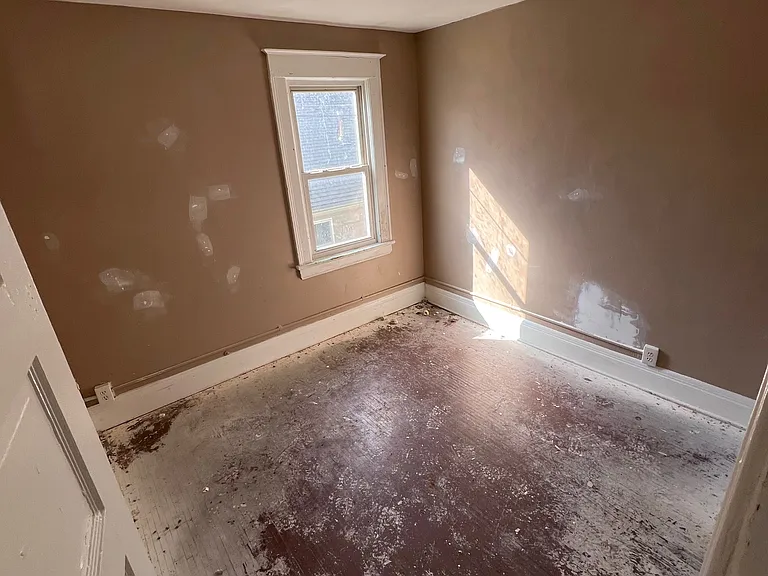 187 Burrows St — Photo 16