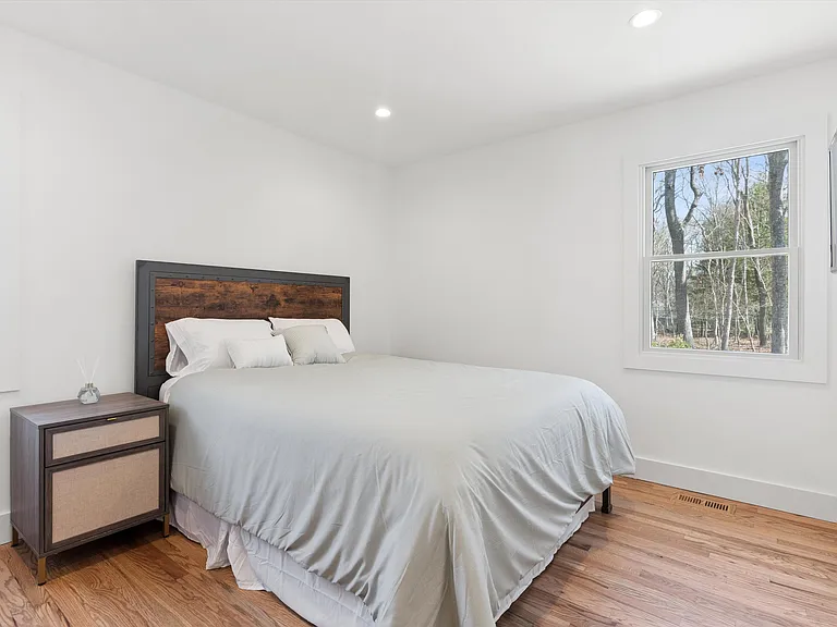 502 Springs Fireplace Rd — Photo 11