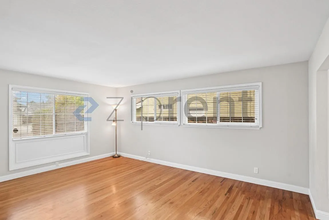 4 bed, 2.5 bath, 2150 sqft, $5,363 — Photo 4