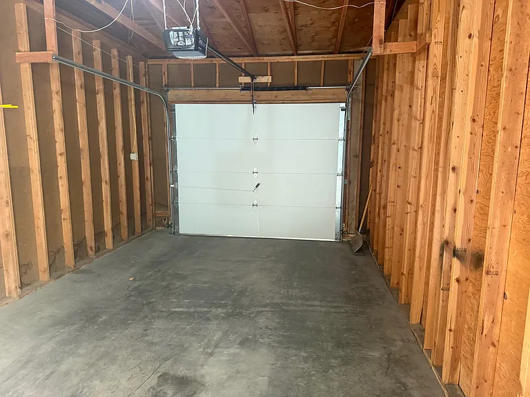 704 Miller Ct — Photo 11
