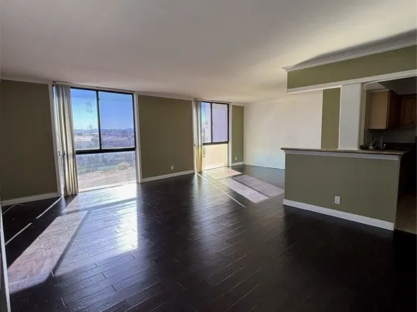 3930 University Center Dr APT 702, Las Vegas, NV 89119