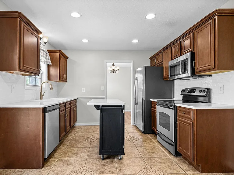 3569 Southwood Dr — Photo 12