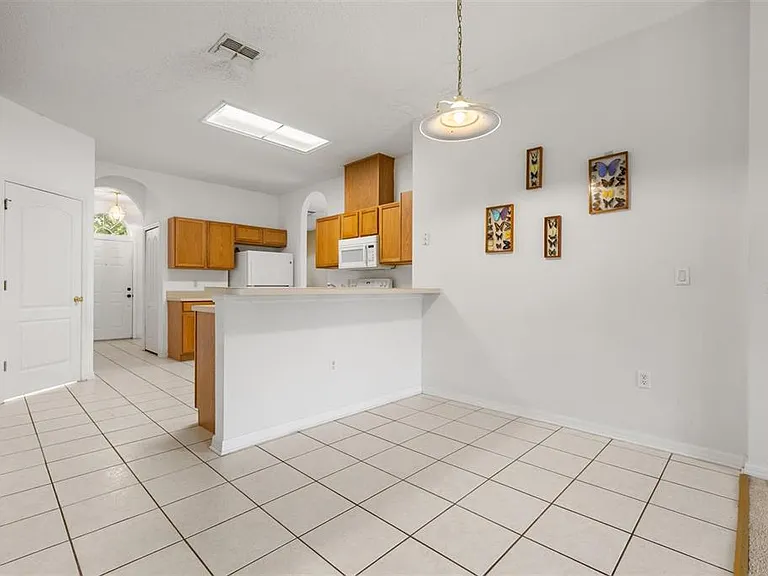 9406 Candice Ct — Photo 12