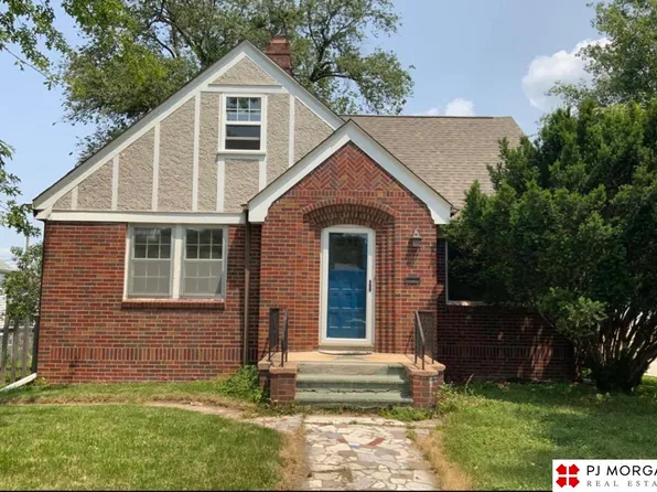 4402 Pierce St, Omaha, NE 68105