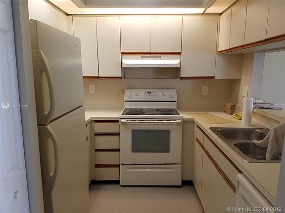 3rd image of 13240 SW 88th Ln APT 212E