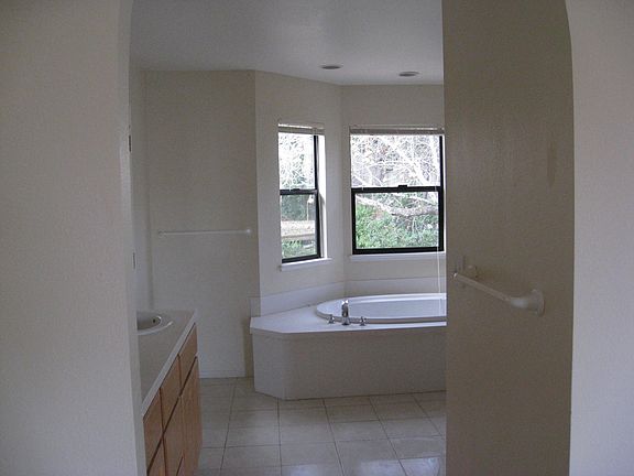 5th image of 3568 Patterson Way