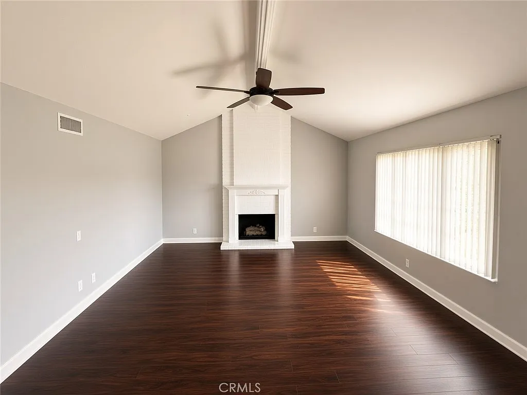 4 bed, 1760 sqft, $4,500 — Photo 4