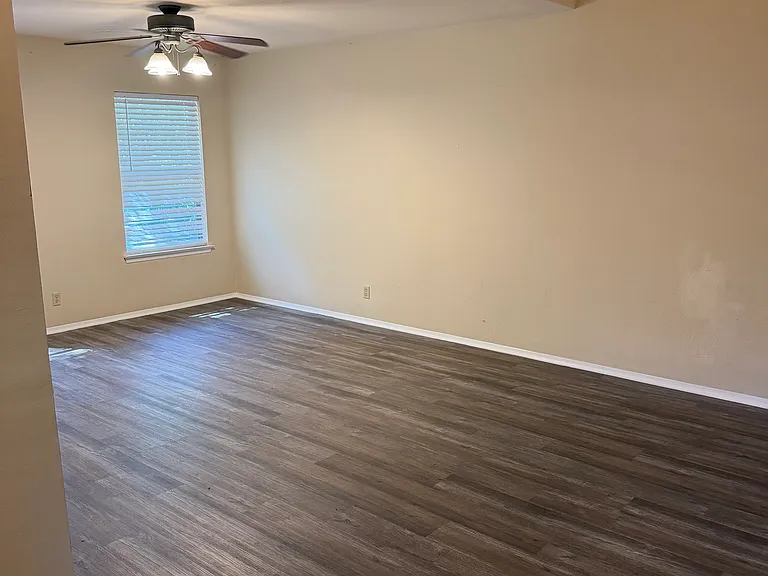 8446 Timber Gln — Photo 5