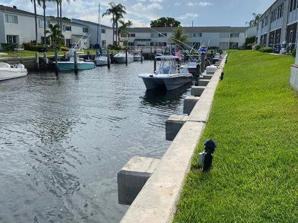 120 Wettaw Lane #112, North Palm Beach, FL 33408