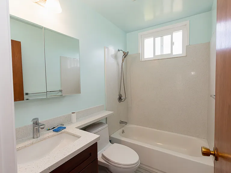 446 Niantic Ave — Photo 26
